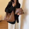 Fashion Womens Shoulder Bag Vintage Designer Large Capacity Casual Tote Bag Autumn And Winter Fashion Handbag