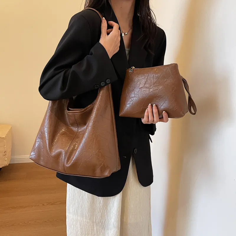 Fashion Womens Shoulder Bag Vintage Designer Large Capacity Casual Tote Bag Autumn And Winter Fashion…